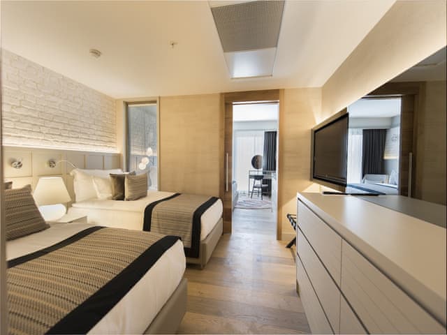 Aile Odası Deniz Kenarı Manzaralı