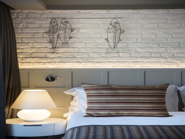 Superior Oda Yan Deniz Manzaralı