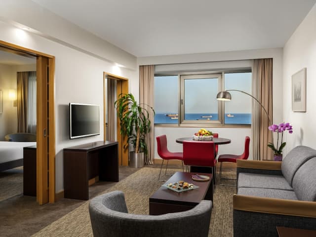 Suite, 1 Queen Bed with Sofa bed