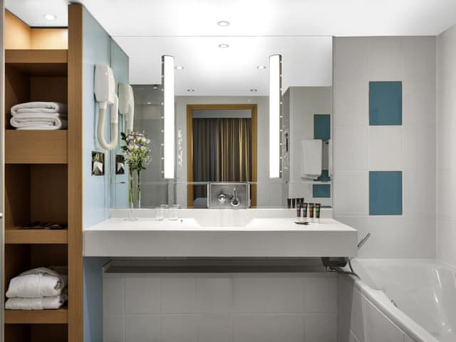 Suite, 1 Queen Bed with Sofa bed