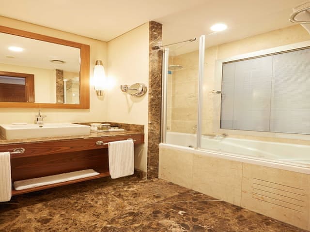 Deluxe Room, 1 King Bed