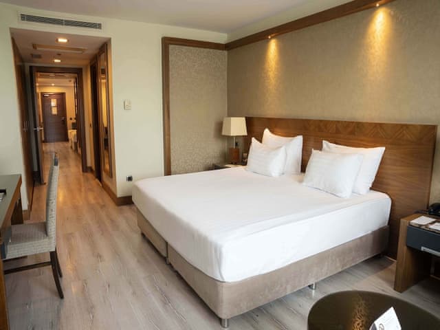 Family Room, 1 King Bed