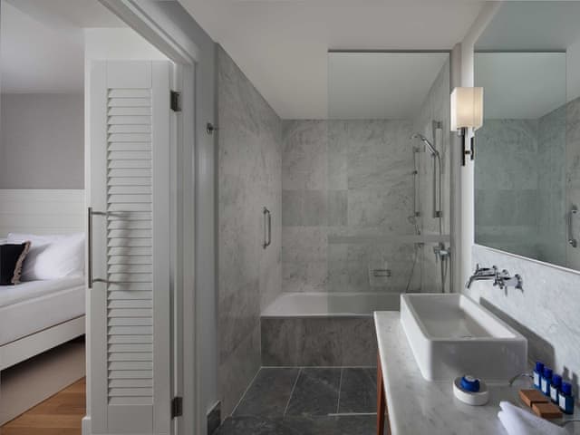 Executive Suite, Sea view