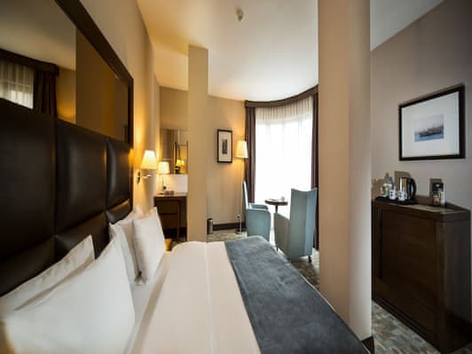 Suite, 1 Double Bed, Corner