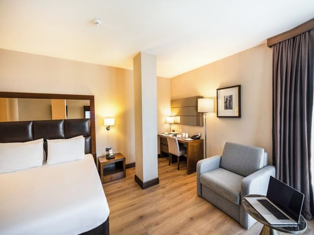 Suite, 1 Double Bed, Corner