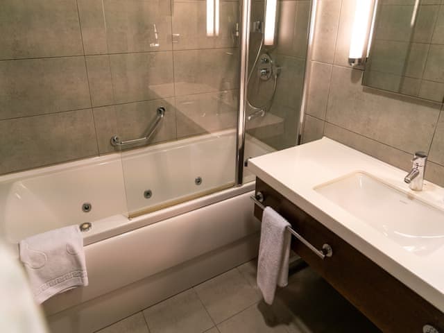 Suite, 1 Double Bed, Corner