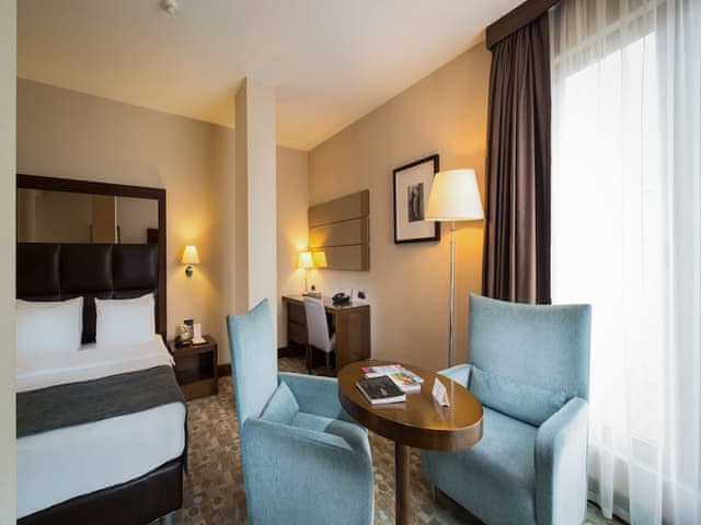 Suite, 1 Double Bed, Corner