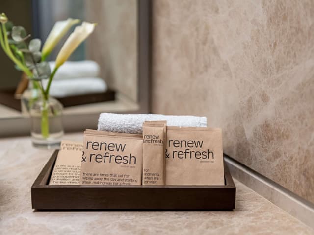 Classic Room, 1 King Bed, City View