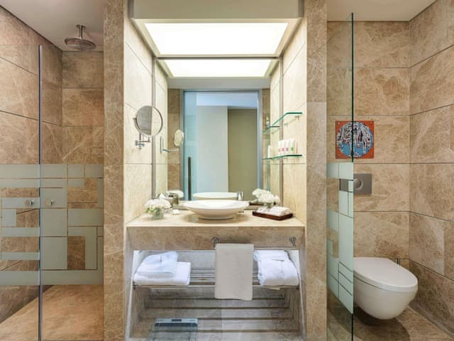 Classic Room, 1 King Bed, City View