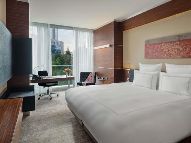 Classic Room, 1 King Bed, City View
