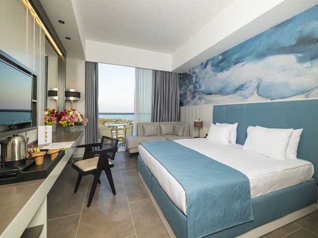 Standard Room, Partial Sea View