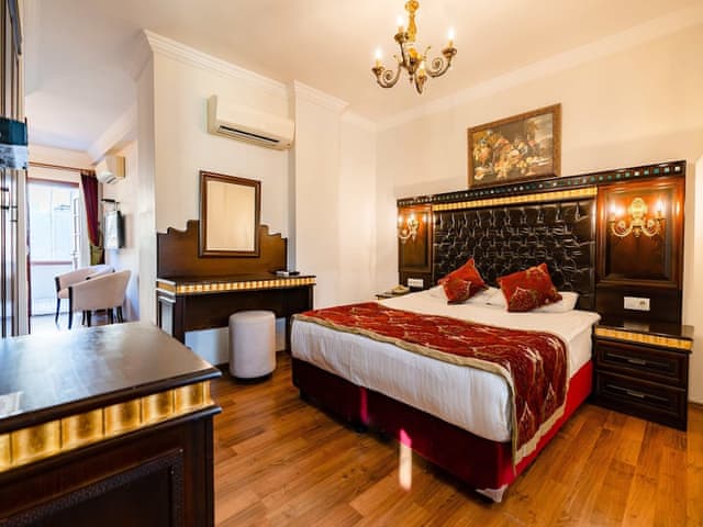 Deluxe Çift Kişilik veya İki Tek Kişilik Yataklı Oda