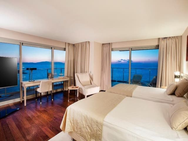 Deluxe Room with Sea view