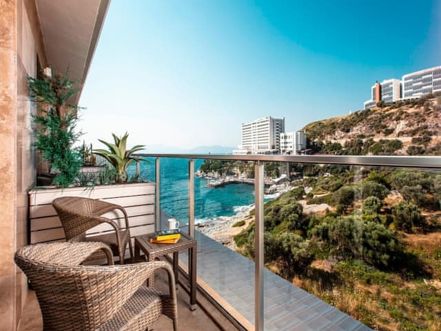 Superior Room, Partial Sea View