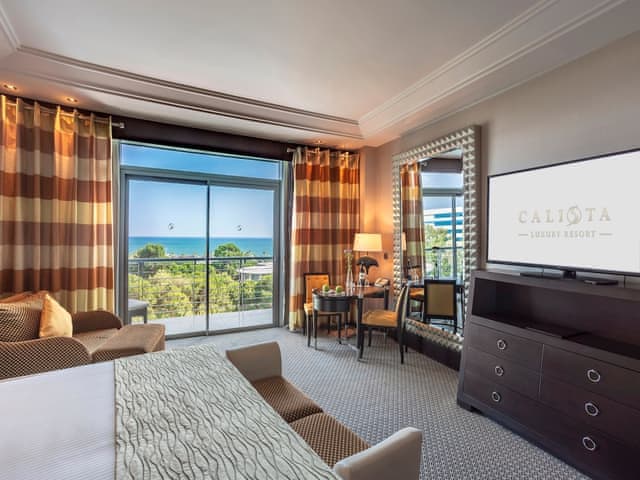 Superior Room, Partial Sea View