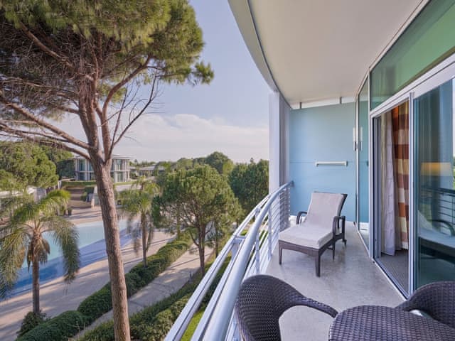 Superior Family Connection Room