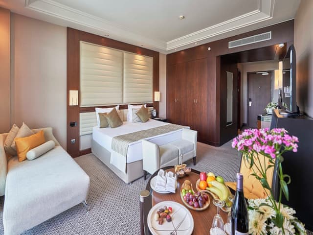 Superior Room, Partial Sea View