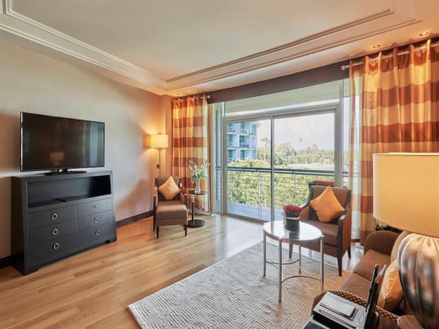 Suite, Corner