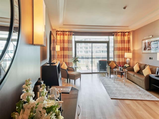 Suite, Corner