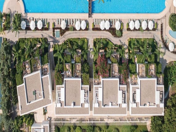 Lake House Pool View