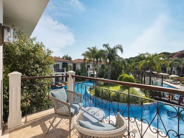 Lake House Pool View