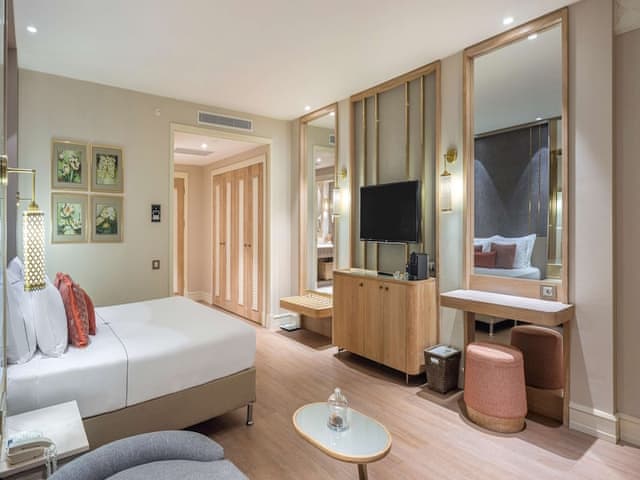 Grand Superior Sea View