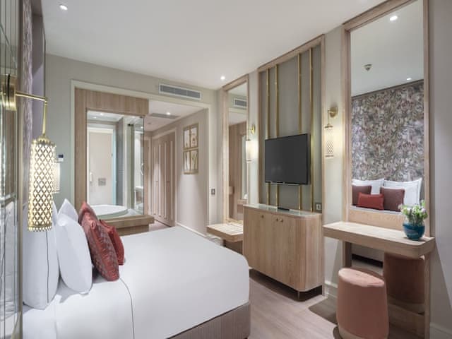 Honeymoon Sea View with Jacuzzi