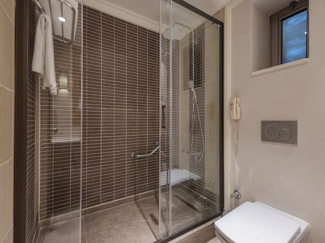 Lake House Family Suite