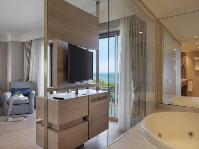 Deluxe Suite, Sea View