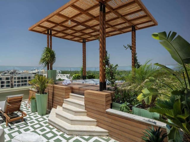 Grand Roof Top Suite