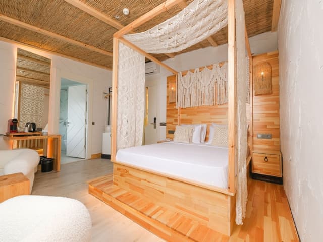 Premium Room, 1 Queen Bed, Sea View