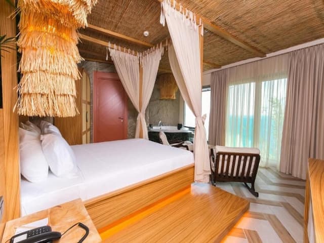 Premium Room, 1 Queen Bed, Sea View