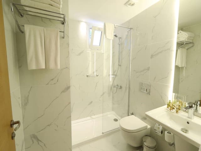 Deluxe Room, 1 Double Bed, Garden View