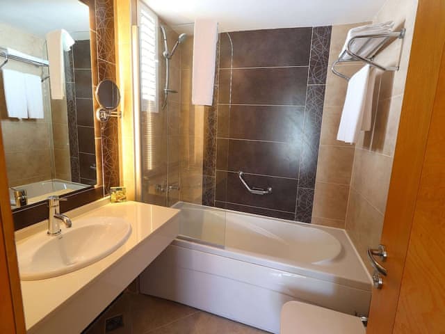 Club Room, 1 Double Bed, Garden View