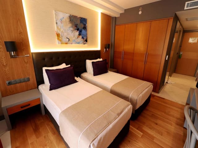 Deluxe Room, 1 Double Bed, Garden View