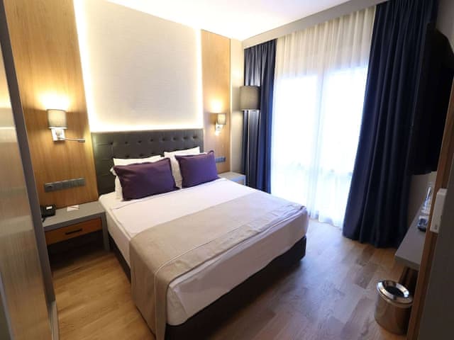 Deluxe Room, 1 Double Bed, Garden View