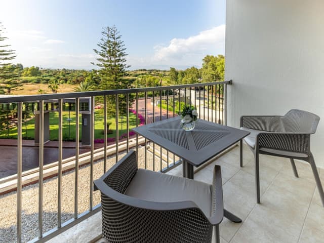 Superior Oda Kara Manzaralı