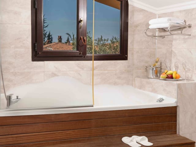 Standard Room With Jacuzzi