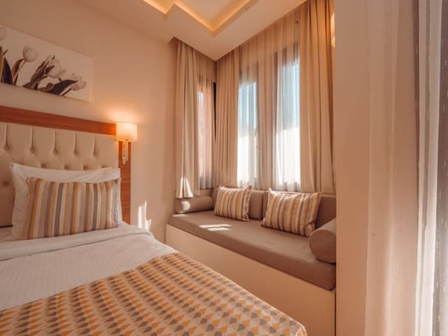 Large Triple Room