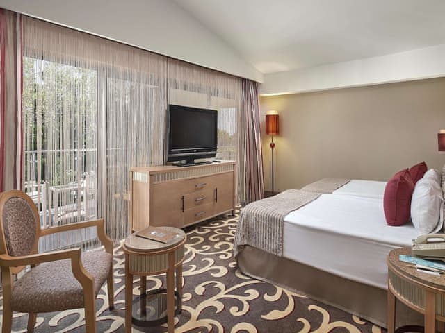 Lake Houses Lapis, pool access