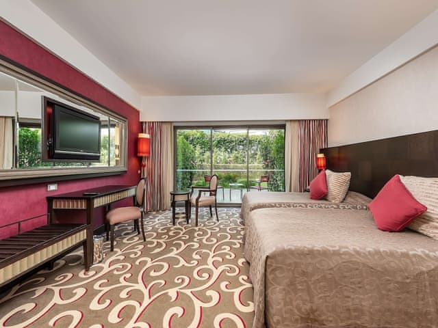 Garden Family Room, Garden Access