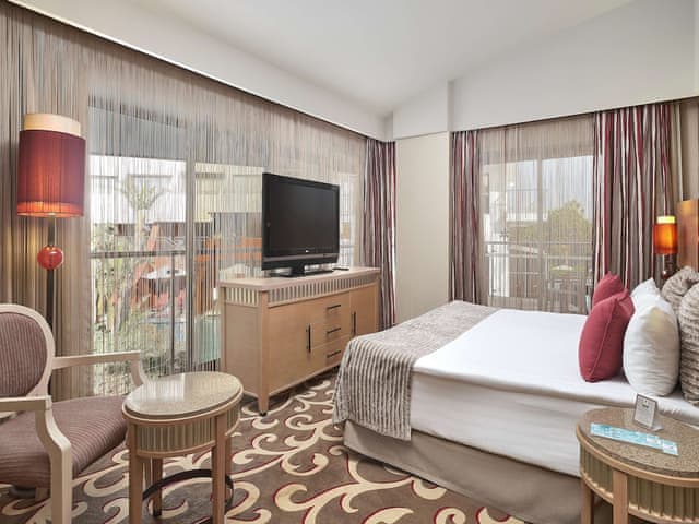 Lake Houses Lapis, pool access