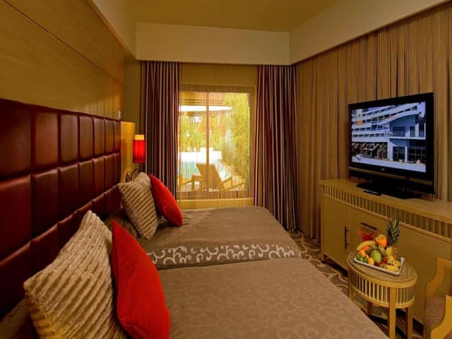 Lake Villas Amber & Sapphire, pool access