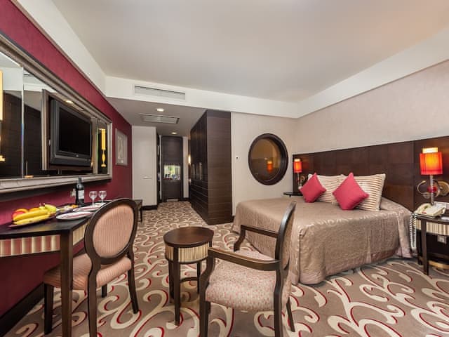 Garden Family Room, Garden Access