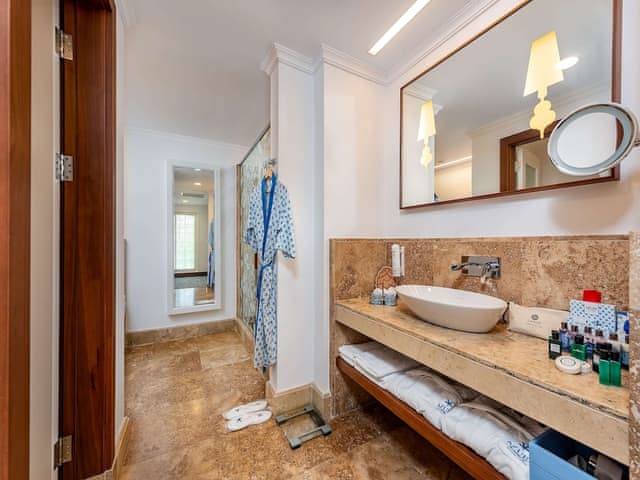 Azure Villa, 2 Bedrooms, Sea water pool