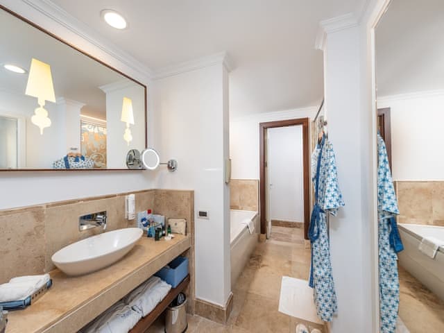 Azure Villa, 2 Bedrooms, Sea water pool