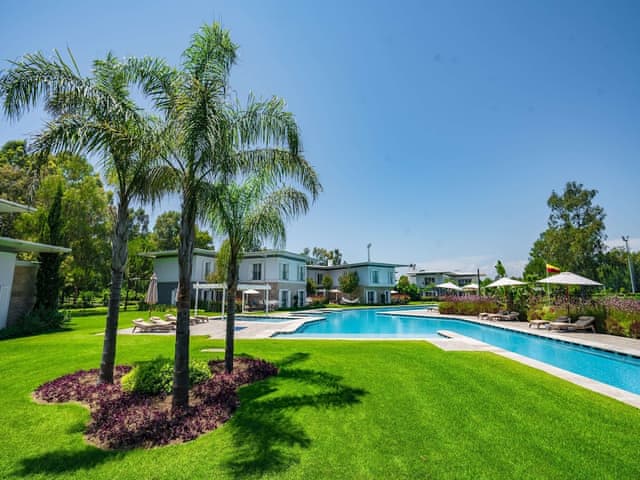 Azure Villa, 2 Bedrooms, Sea water pool