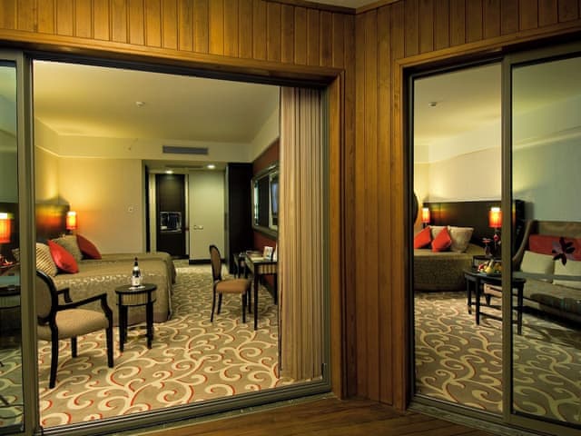 Garden Family Room, Garden Access