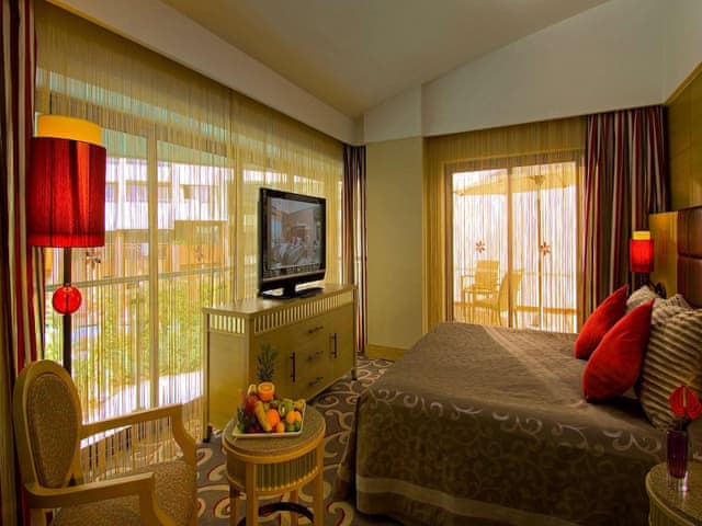 Lake Villas Amber & Sapphire, pool access