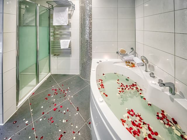 Deluxe Room, 1 King Bed